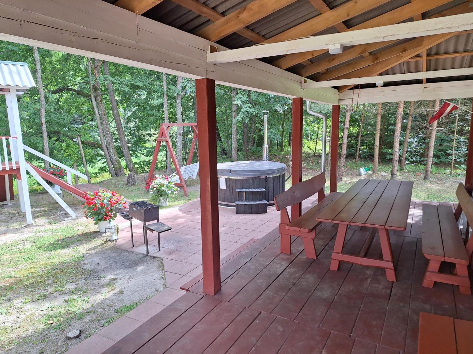 Toma Pirts Brivdienu Ferienhaus Ikšķile